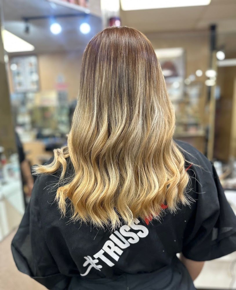 Beauty House Salon y barbershop spa primary photo