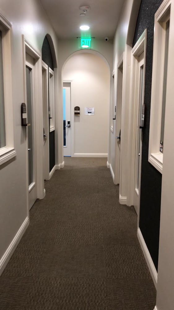 Phenix Salon Suites Heights view 3