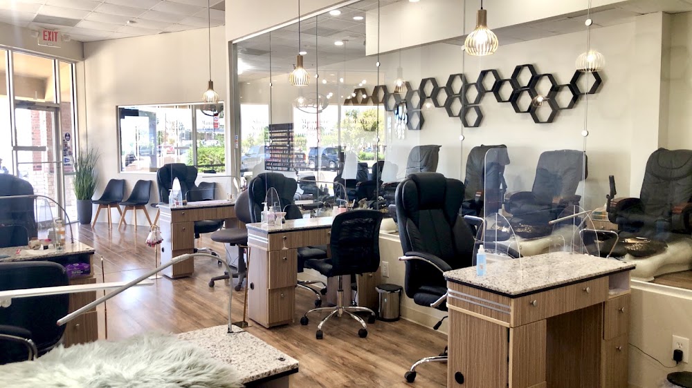 Queens Bee Salon view 2