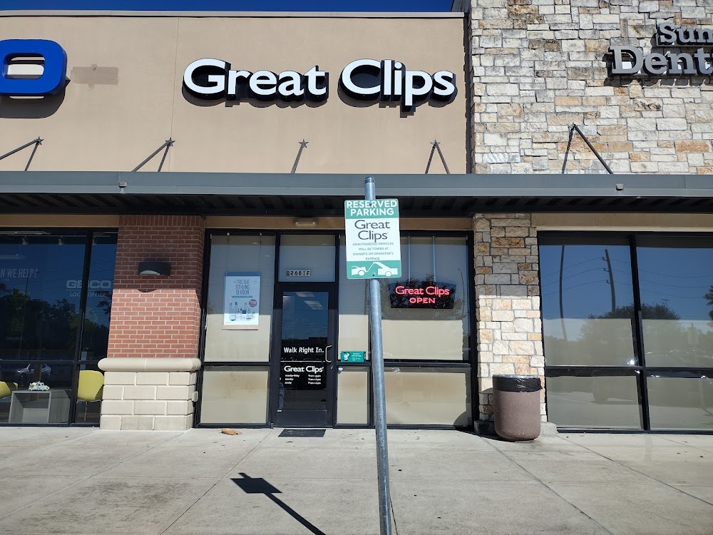 Great Clips view 3