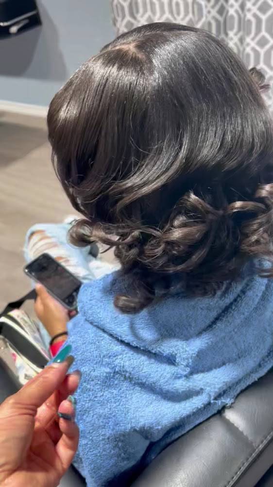 O & R Dominican hairstylist view 3