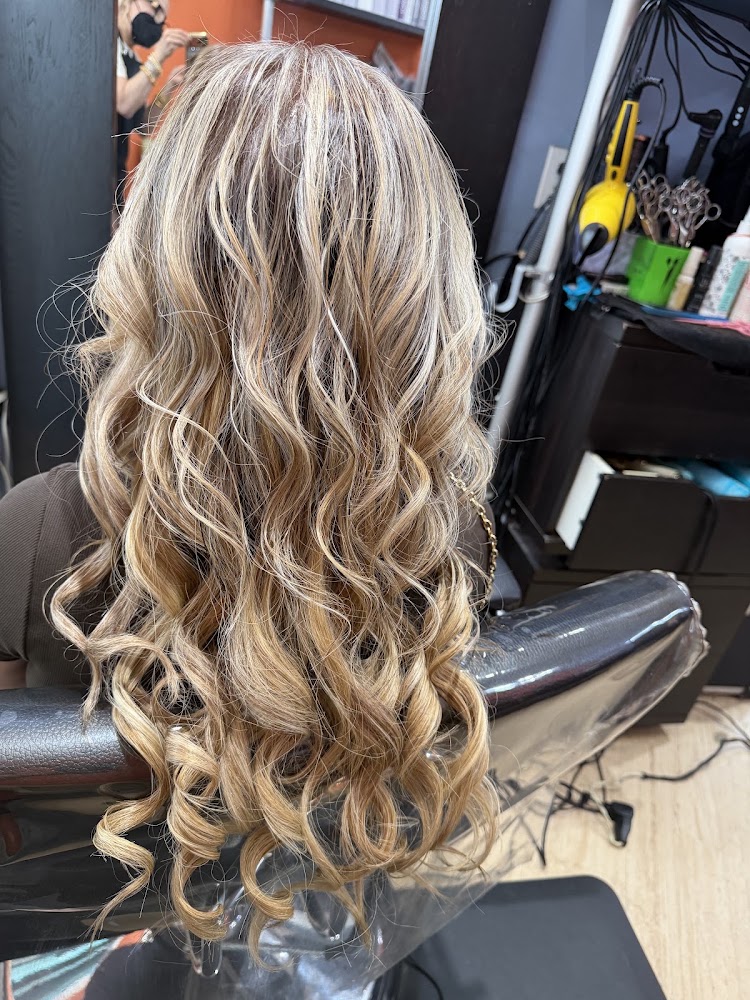 Ty Salon view 3