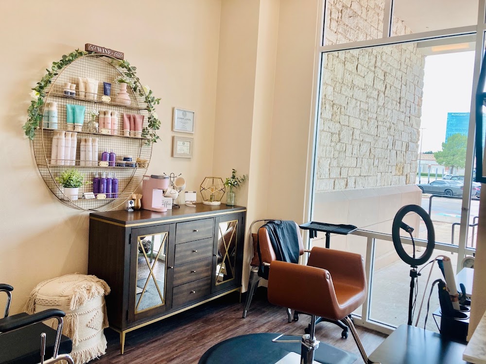 Phenix Salons Suites Champion Forest view 5