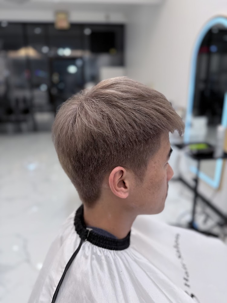 V8 Hair Salon view 3