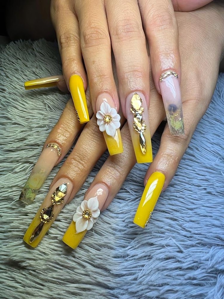 Latinos Hair & Nail Salon primary photo