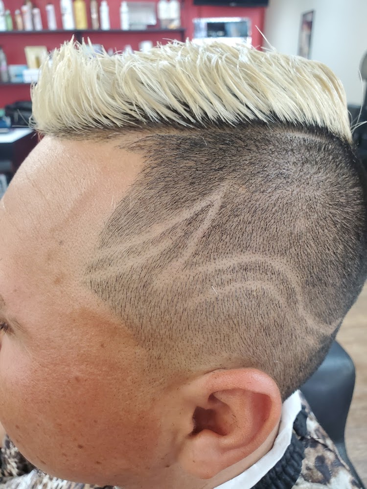 Divino’s Hair Salon view 4