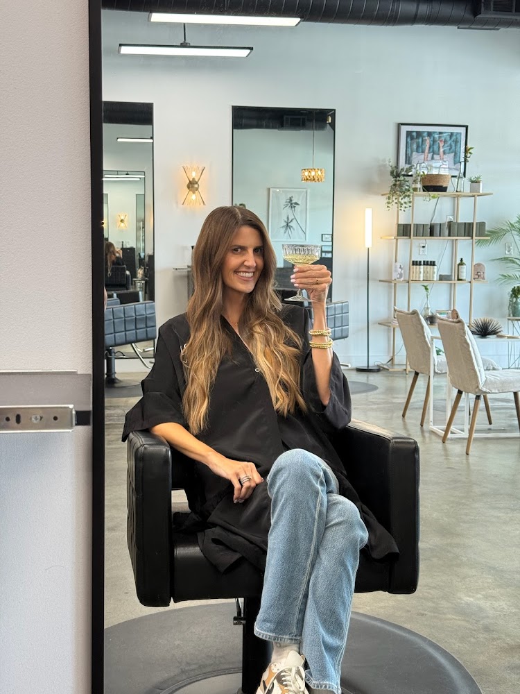 Forward Salon view 4
