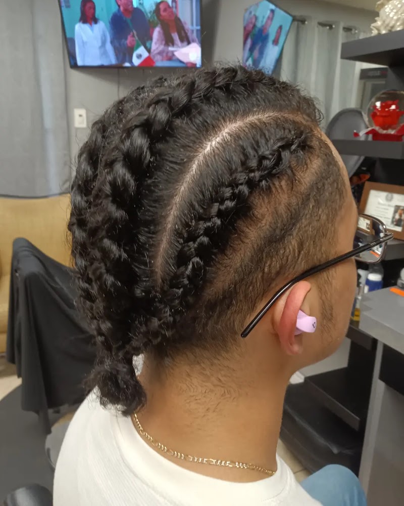 Maripily Hair Studio primary photo