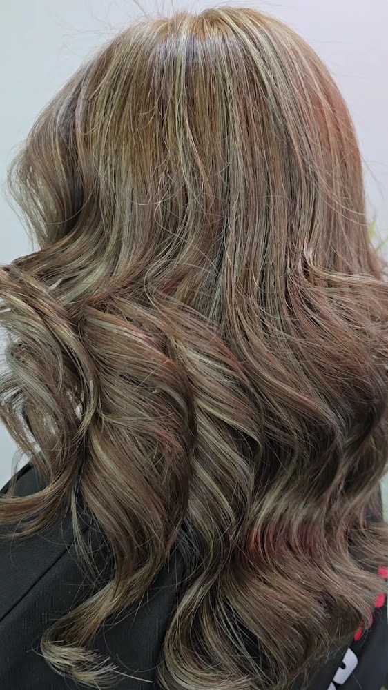 KENIA BEAUTY SALON view 3
