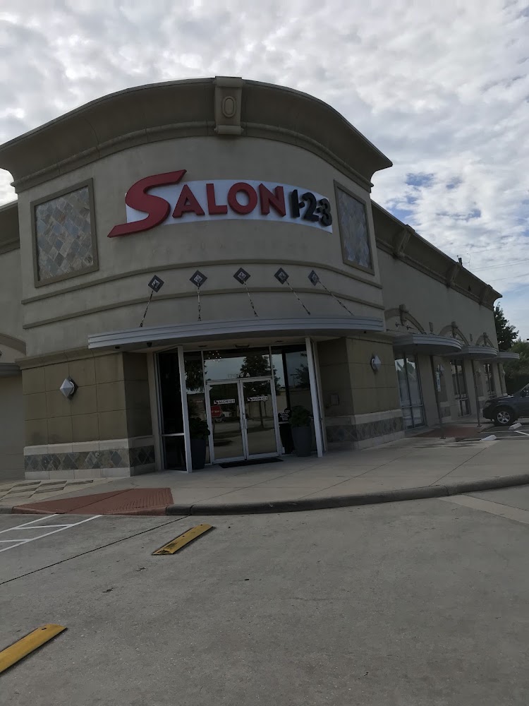 Salon 123 view 2