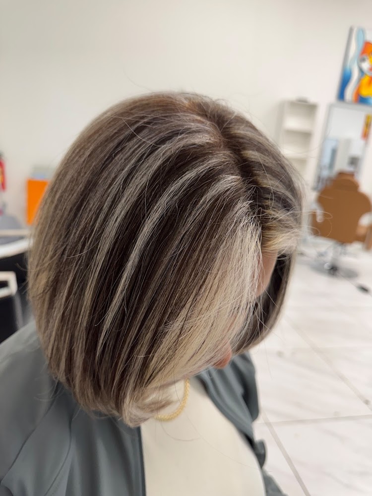 Yesenia Vera Hair Stylist primary photo