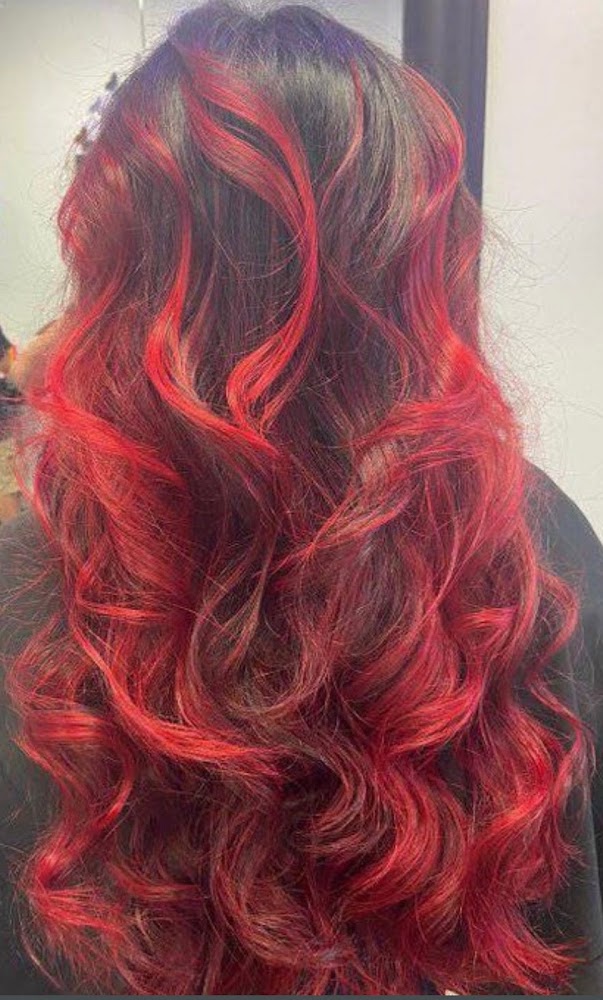 Yesenia Vera Hair Stylist view 4