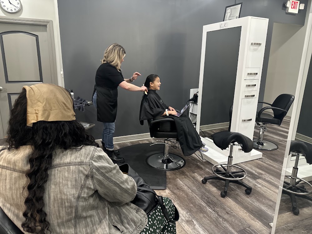 Studio Trends Salon view 4