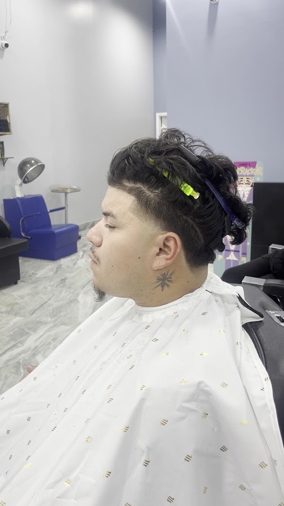 The Alfaro Barber & Salon (Hispano) view 4