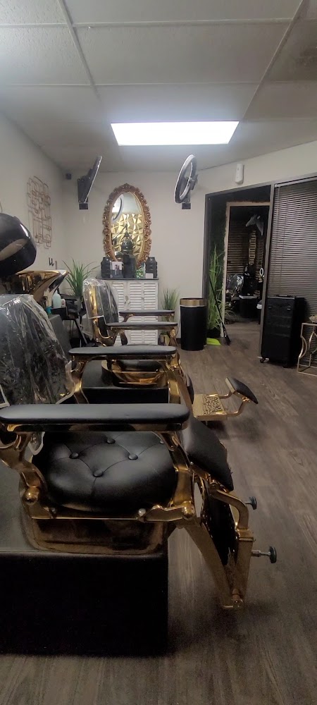 Chapter's salon view 3