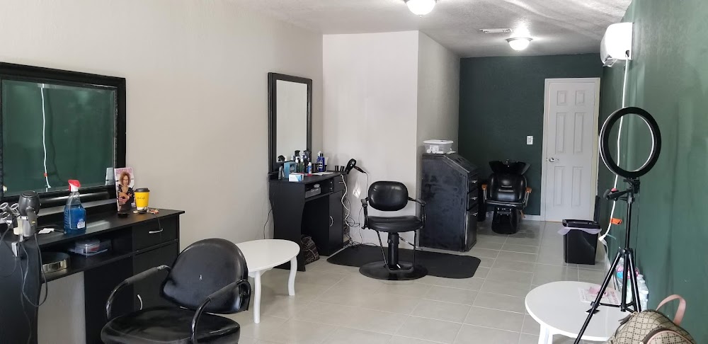 Montoya's Cutz view 4