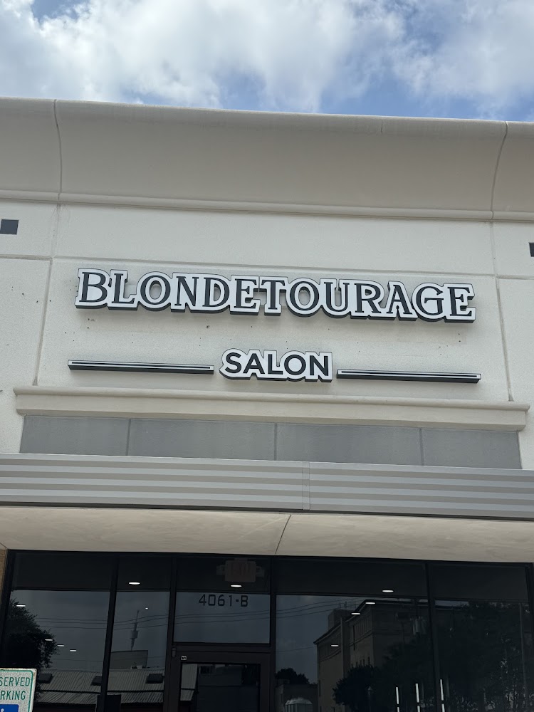 Blondetourage Salon view 2