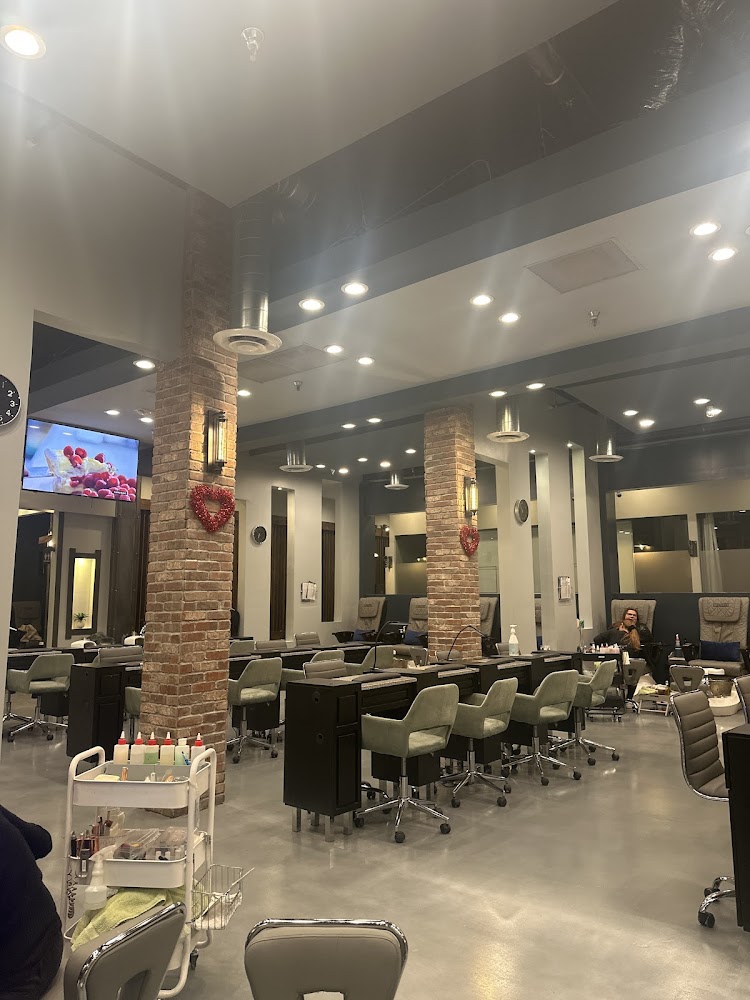Lumiere Nail Studios & Salon Park view 5