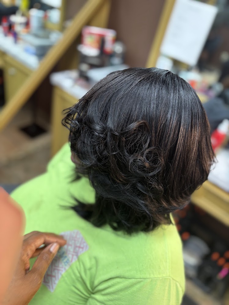 B.O.S.S Barber & Beauty Headquarters #4 view 2
