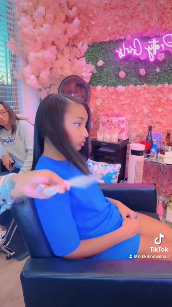 Nikki Knows Hair view 2