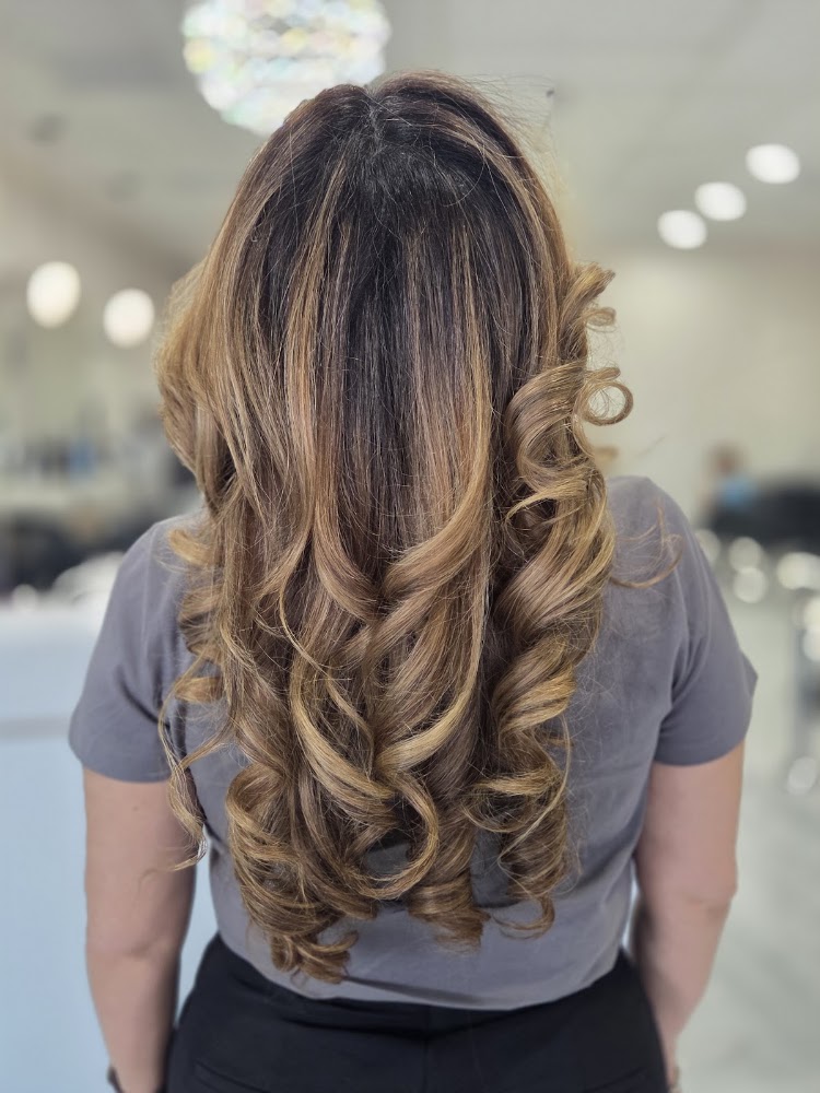 Trendy Hair Studio view 5