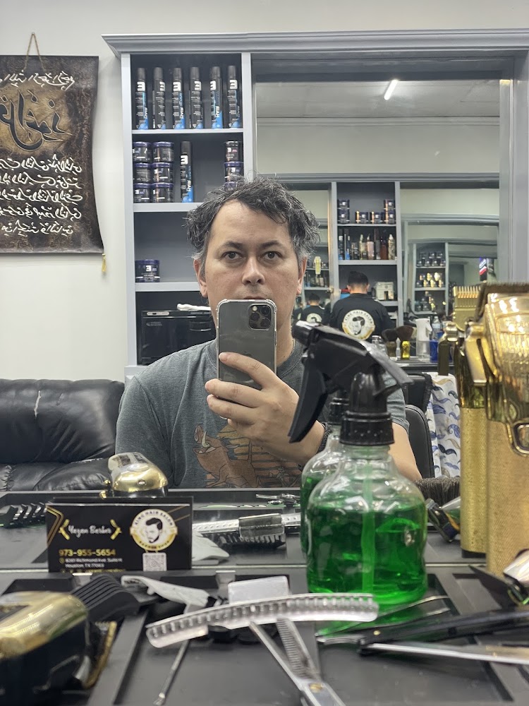 The king Hair Salon view 2