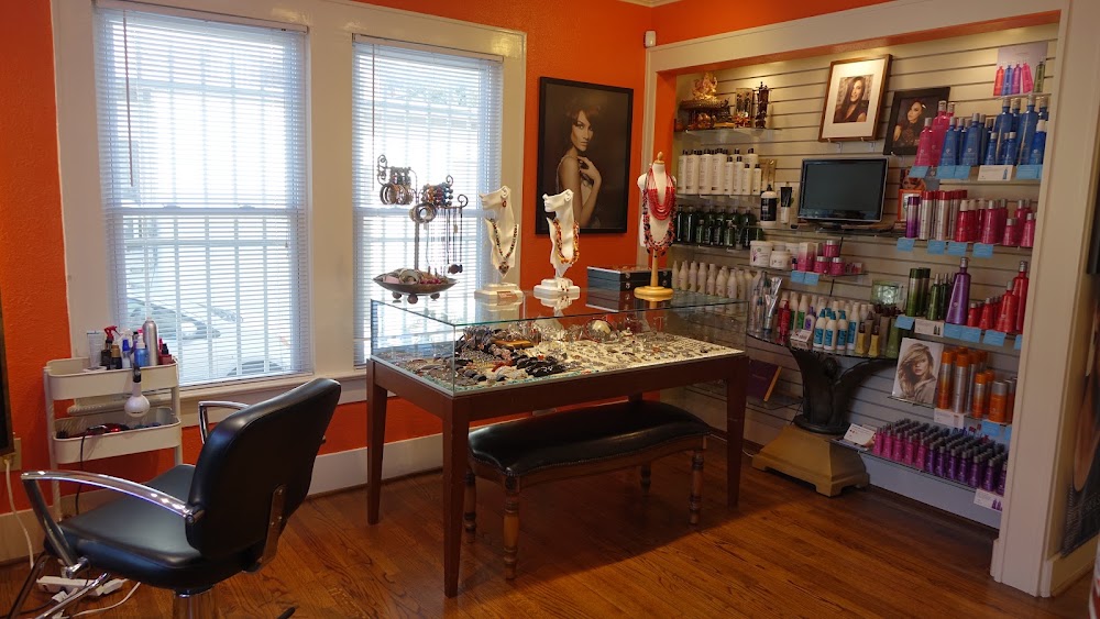 901 Salon & Boutique view 5