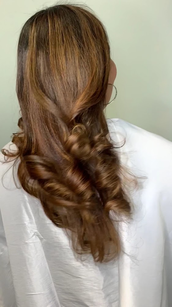 Monique Thompkins Salon view 2