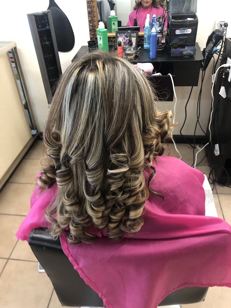 Jelen's Beauty Salon view 4