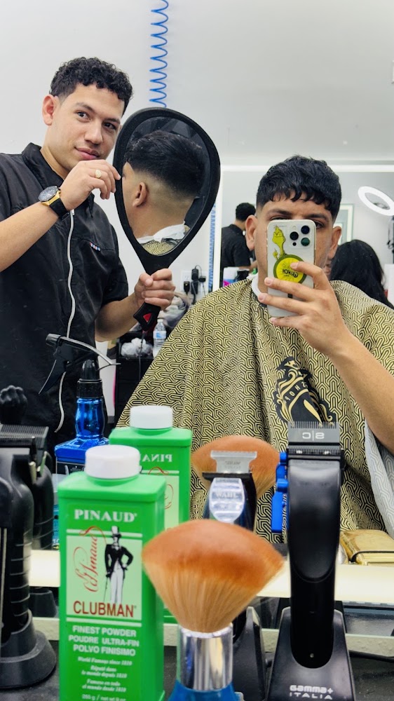 Level up fade house barber shop 💈 view 3