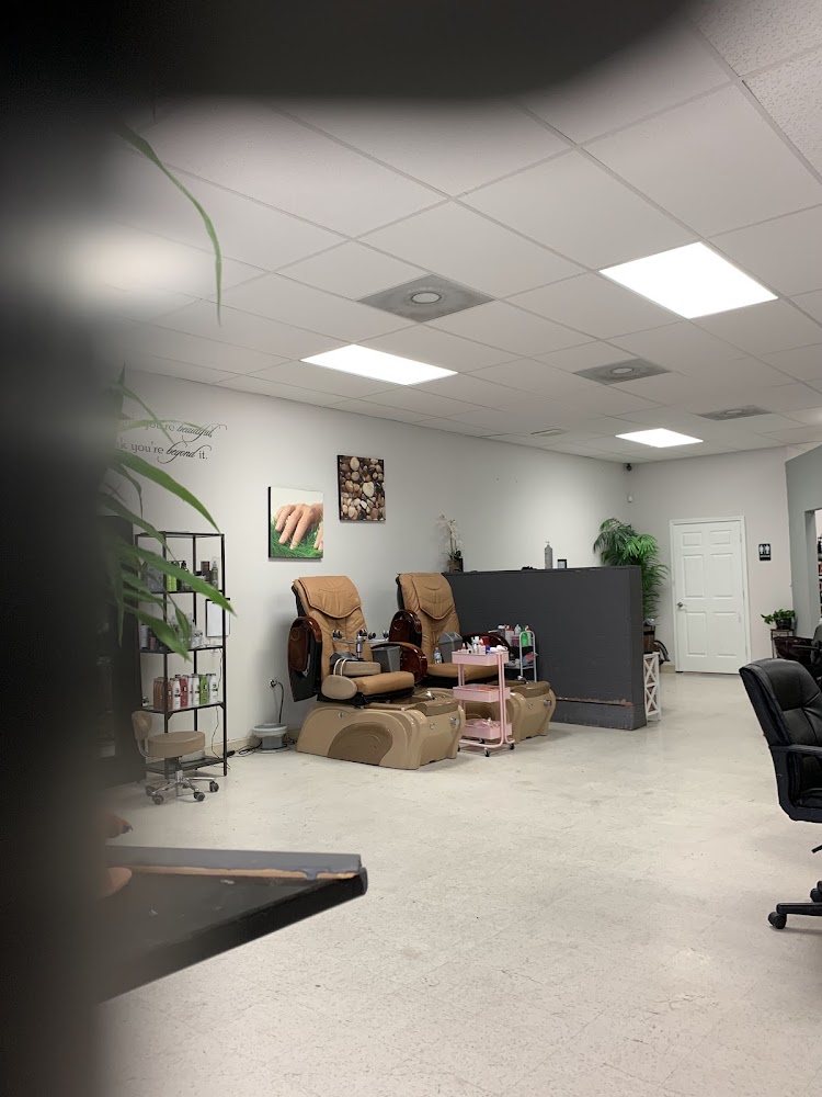 Que Bella Hair & Nails view 3