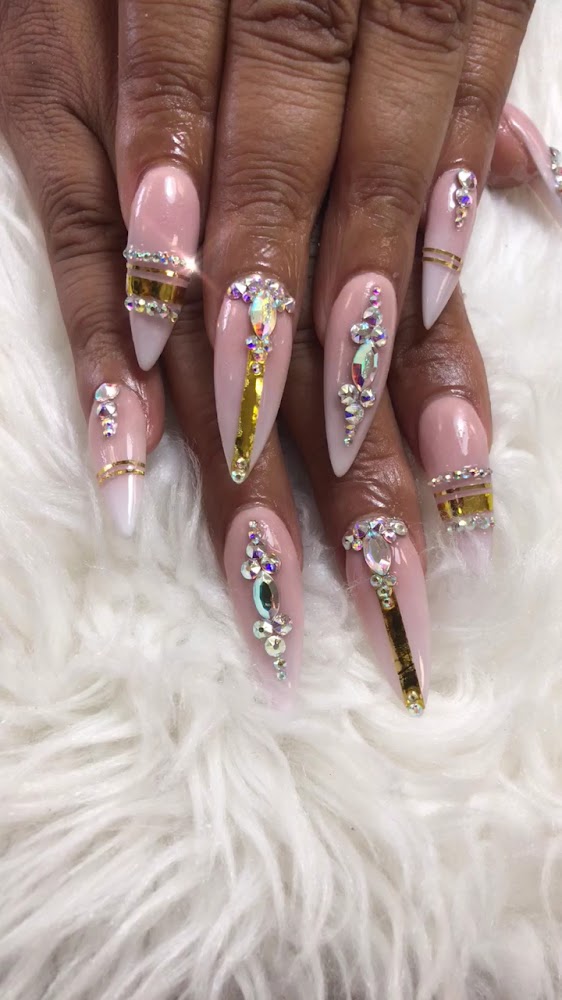 Que Bella Hair & Nails view 5