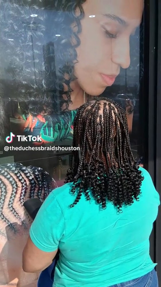 The Duchess Braids and Beauty Salon view 4
