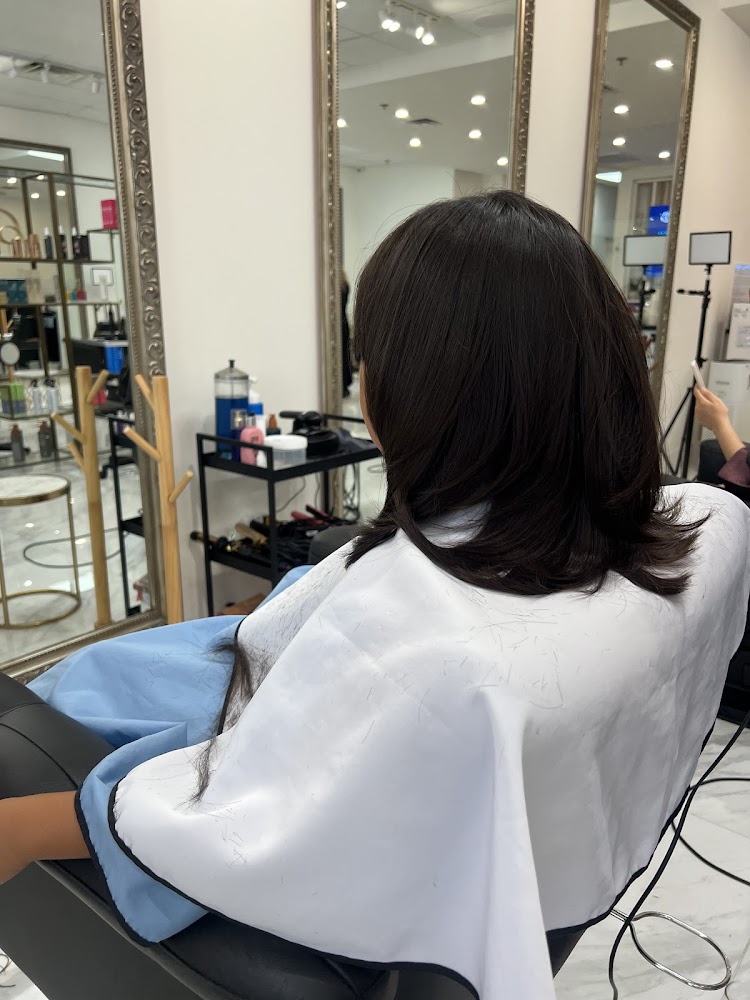 Arianna Hair Boutique, Katy, Texas view 3
