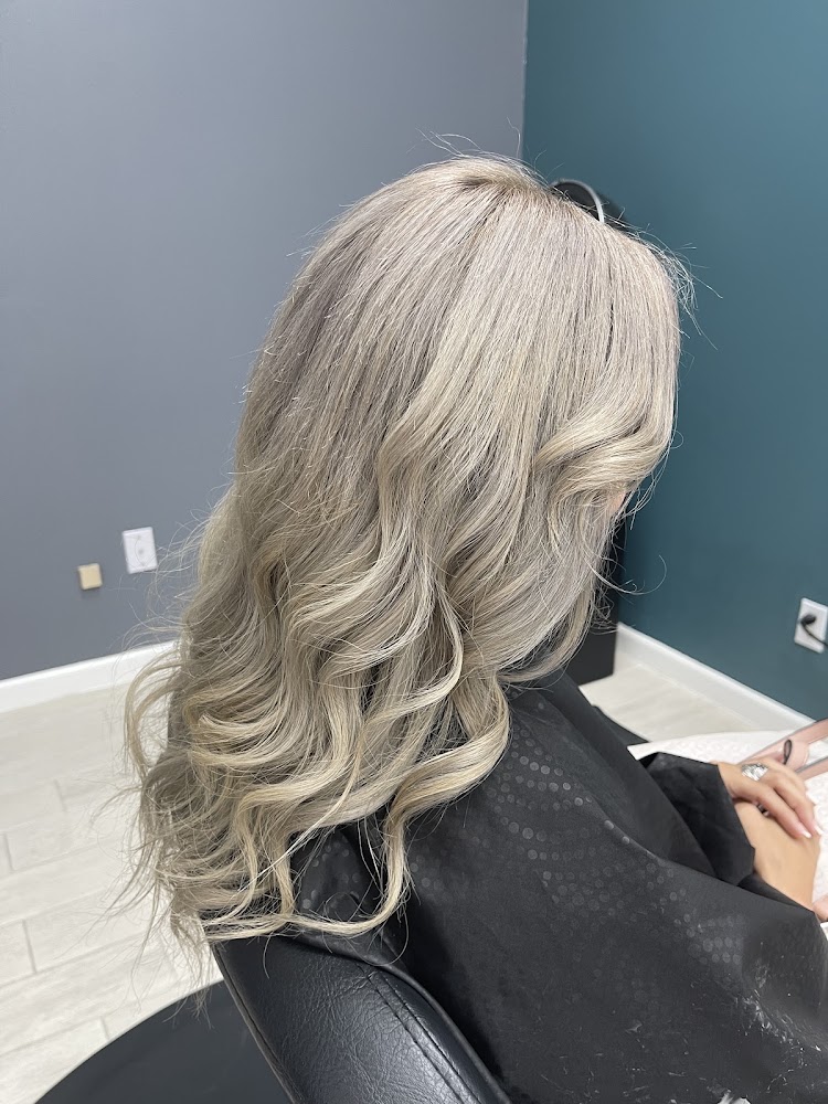 Salon Express I view 5