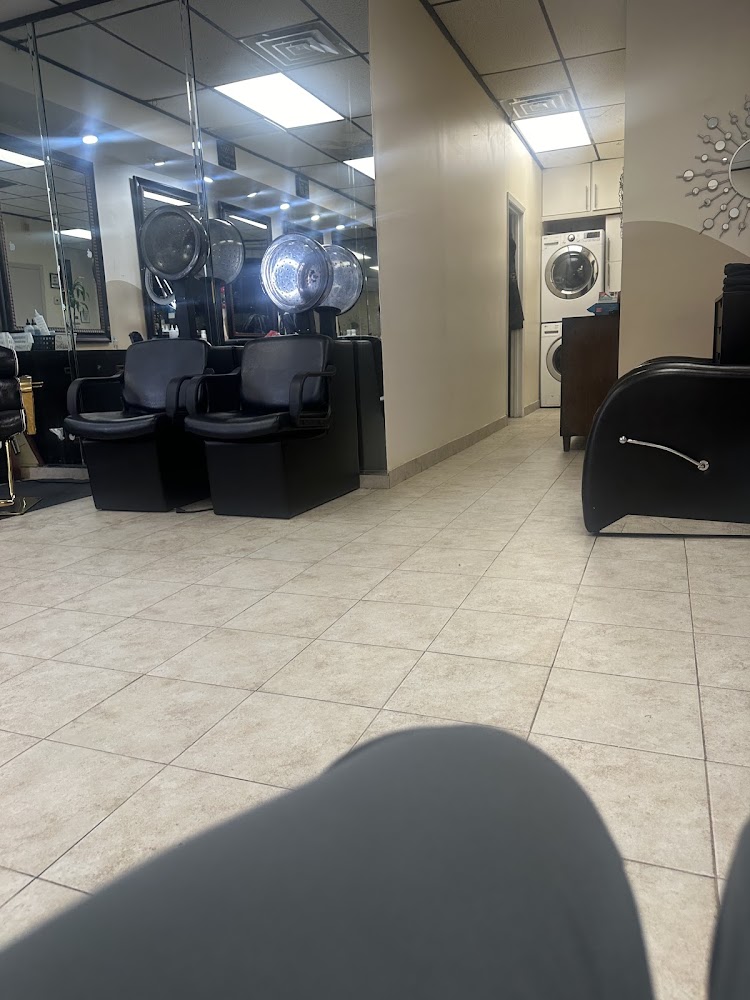 Kelatic Hair Lounge primary photo