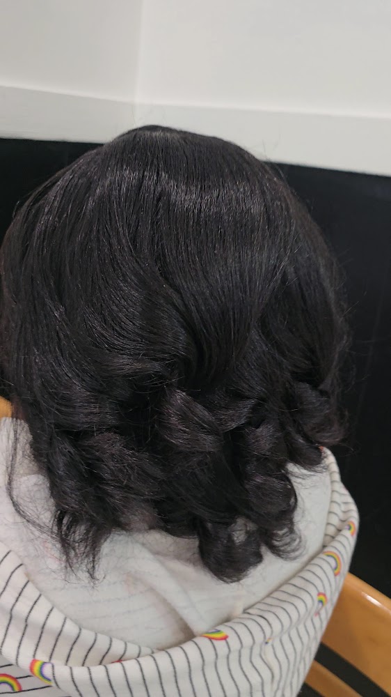M Dominican Beauty Salon view 3