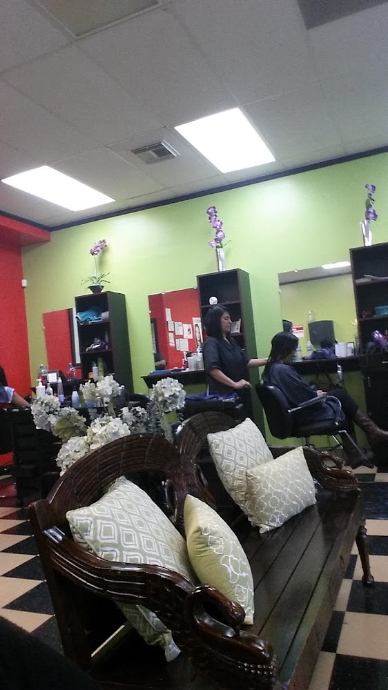 M Dominican Beauty Salon view 4