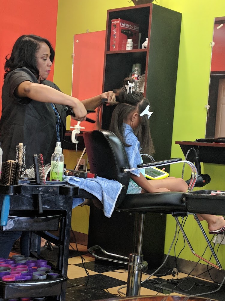 M Dominican Beauty Salon view 5