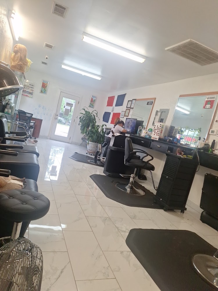 La Perla Dominican Salon primary photo