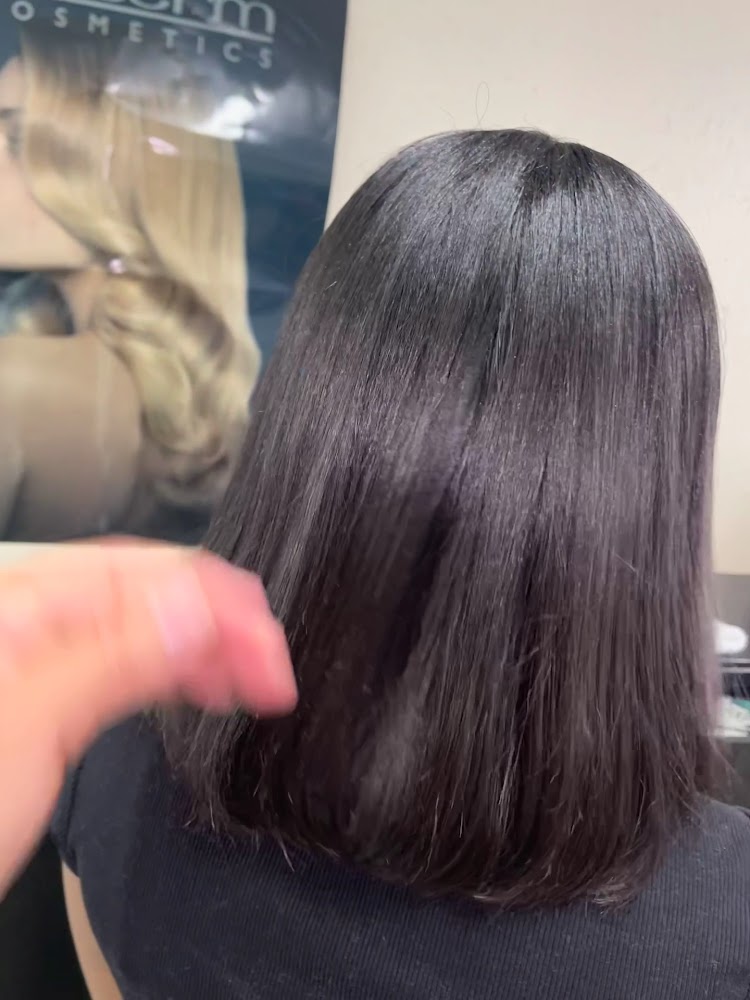 La Perla Dominican Salon view 3