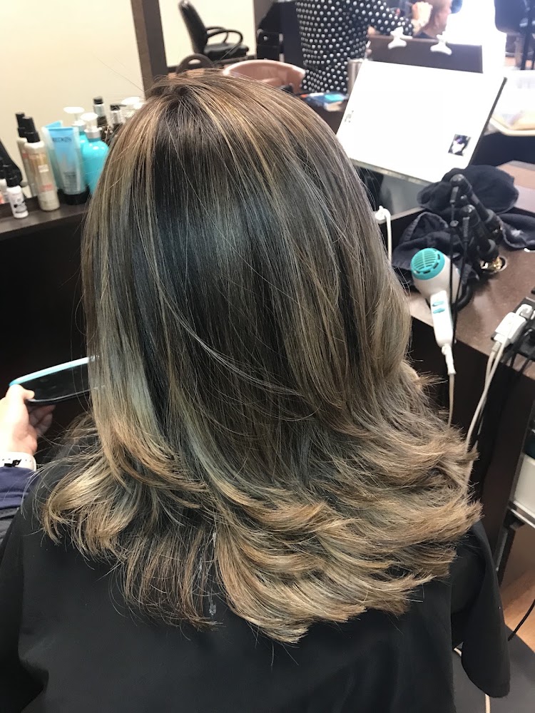 Eduard Jorj Salon view 5
