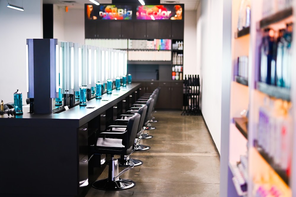 Emmanuel Salon view 2