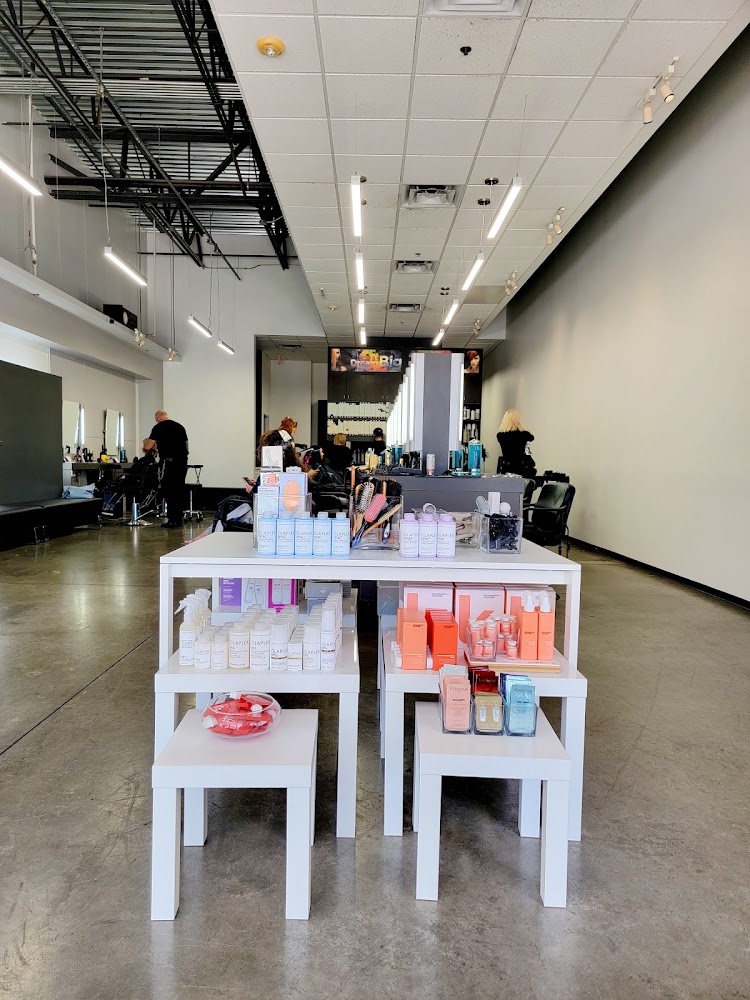 Emmanuel Salon view 4