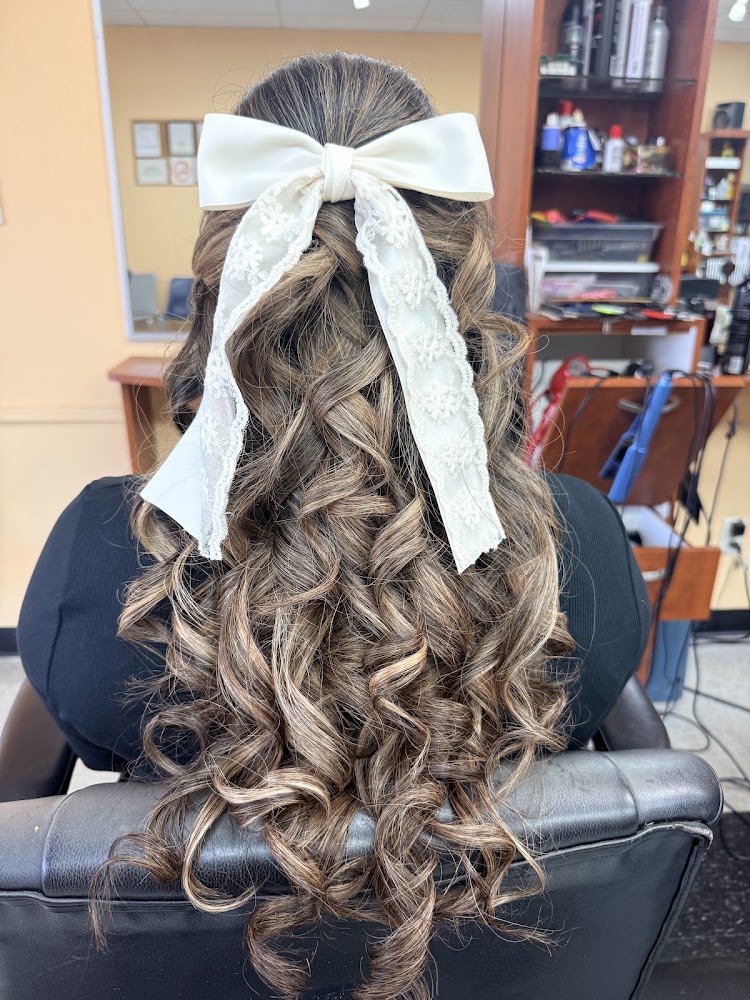 Fancy Salon view 4