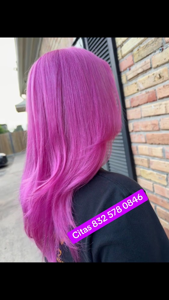 La Reyna Salon view 3