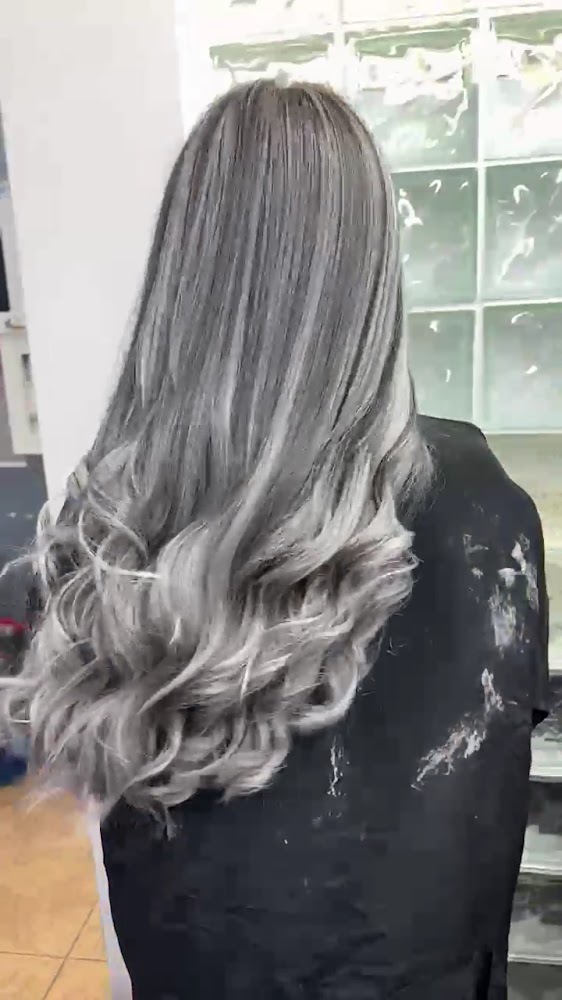 Mia`s Beauty Styles Salon view 4