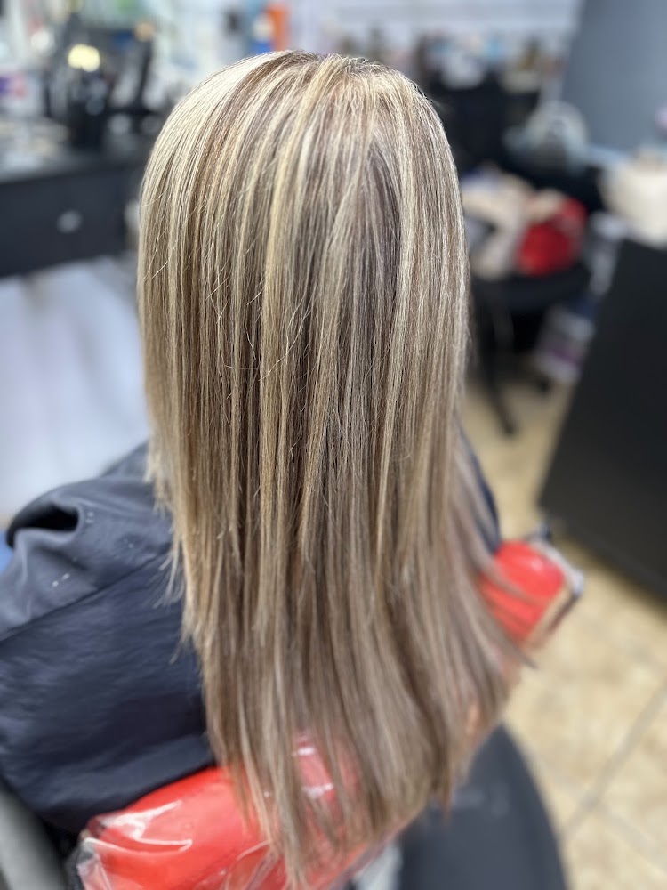 Mia`s Beauty Styles Salon view 5