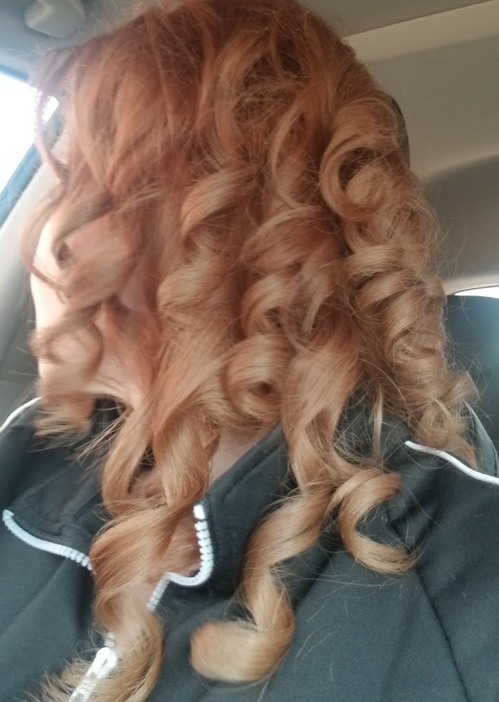 Salon 9 view 4