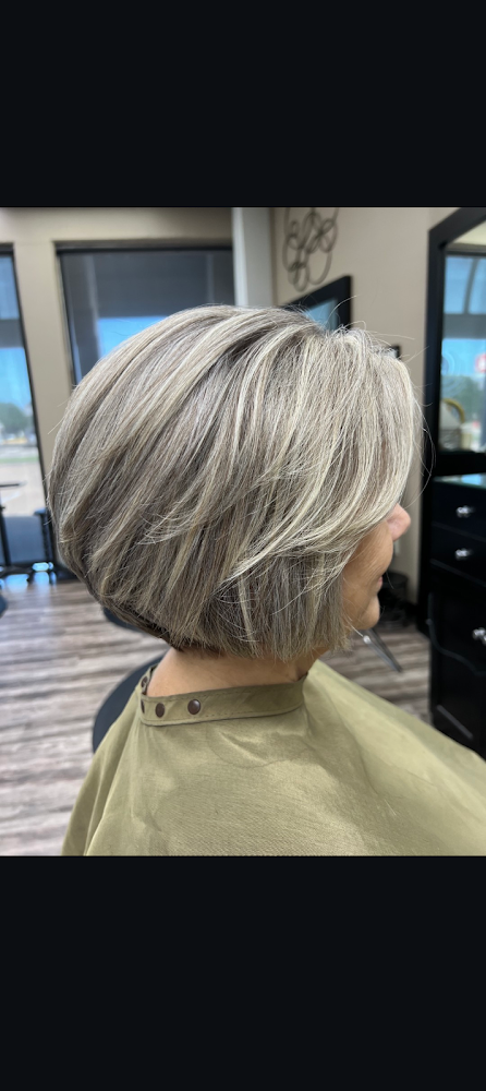 Strands Salon primary photo